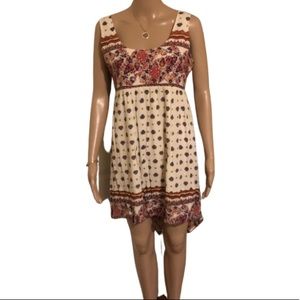 👇🏻$Reduced to lowest price. Cute hi-low w/ open low back size L